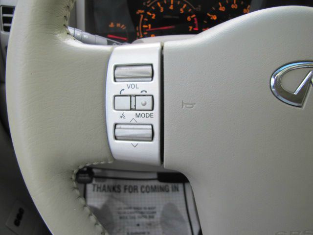 Infiniti QX56 2006 photo 12