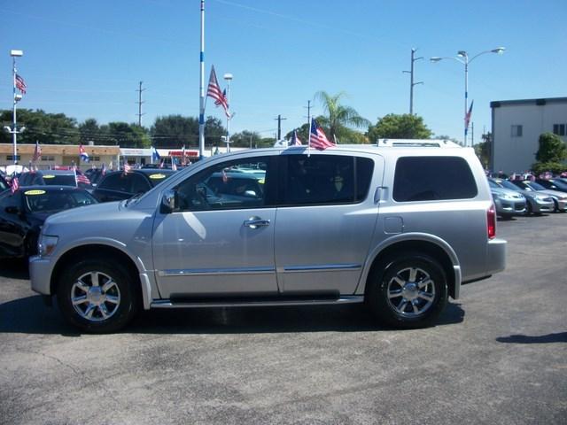 Infiniti QX56 2006 photo 1