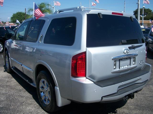 Infiniti QX56 2006 photo 2