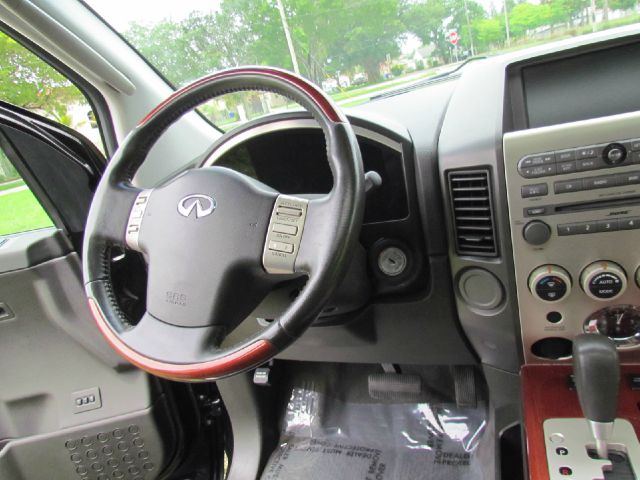 Infiniti QX56 2006 photo 38