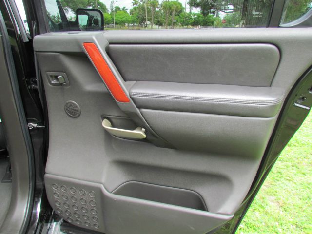 Infiniti QX56 2006 photo 48