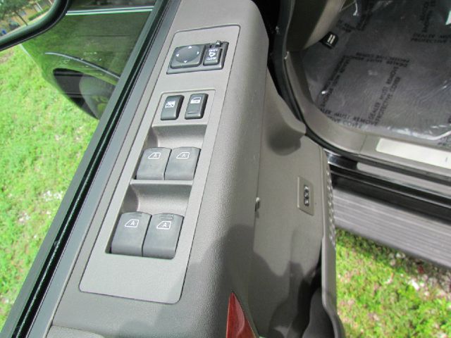 Infiniti QX56 2006 photo 57