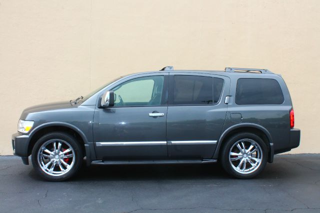 Infiniti QX56 2006 photo 16