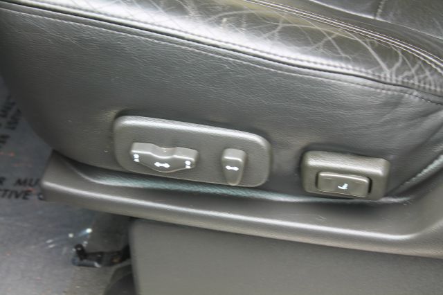 Infiniti QX56 2006 photo 9