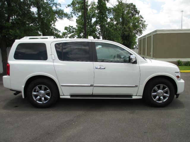 Infiniti QX56 2006 photo 1