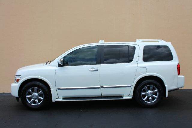 Infiniti QX56 2006 photo 1