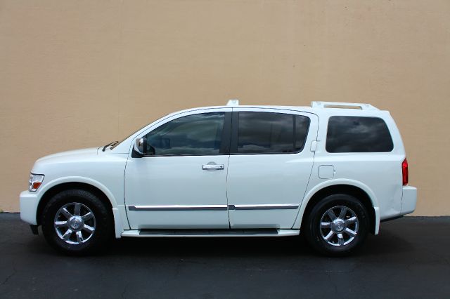 Infiniti QX56 2006 photo 2