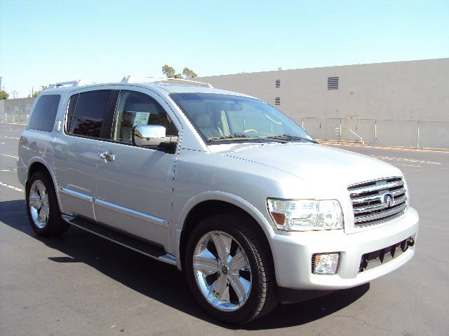 Infiniti QX56 2007 photo 2