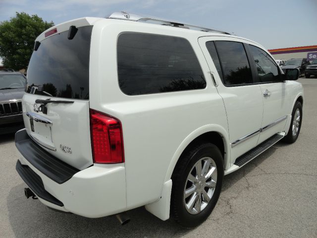 Infiniti QX56 2008 photo 2