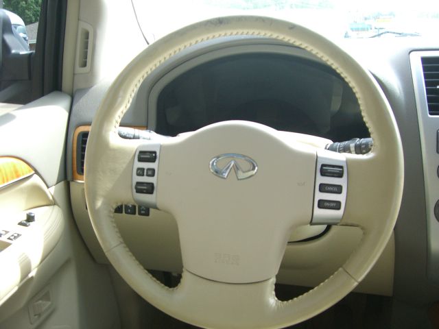 Infiniti QX56 2008 photo 10