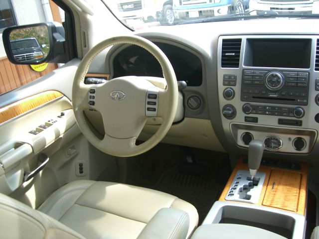 Infiniti QX56 2008 photo 13