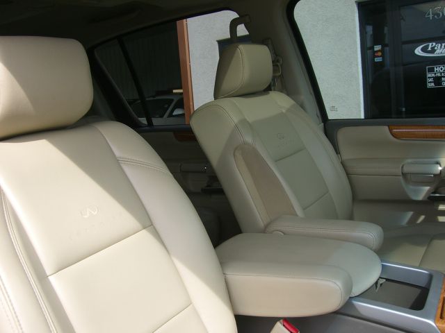 Infiniti QX56 2008 photo 17