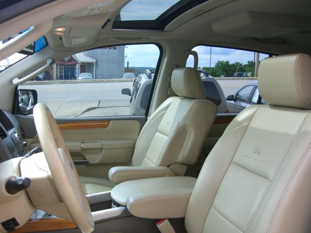 Infiniti QX56 2008 photo 2