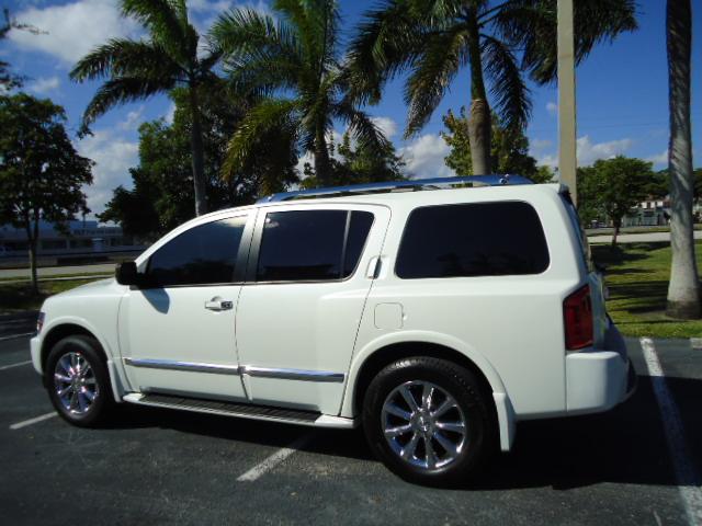 Infiniti QX56 2008 photo 2