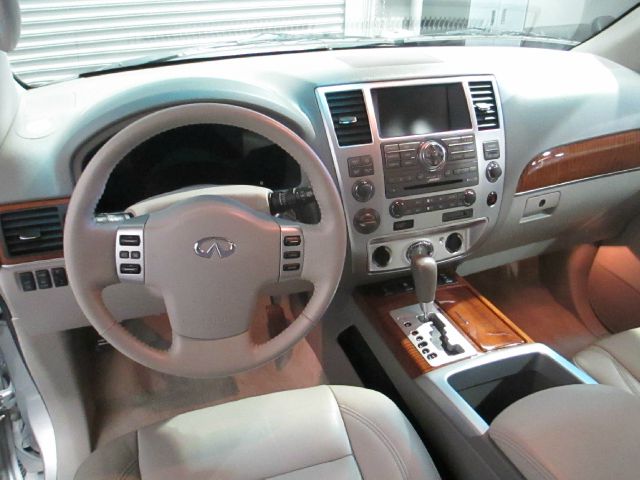 Infiniti QX56 2008 photo 1