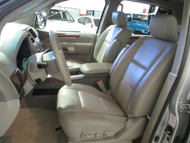 Infiniti QX56 2008 photo 2