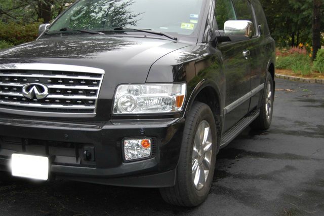 Infiniti QX56 2010 photo 1