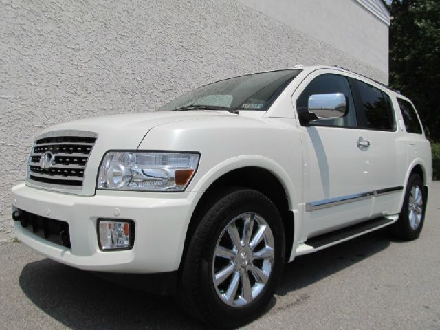 Infiniti QX56 2010 photo 3