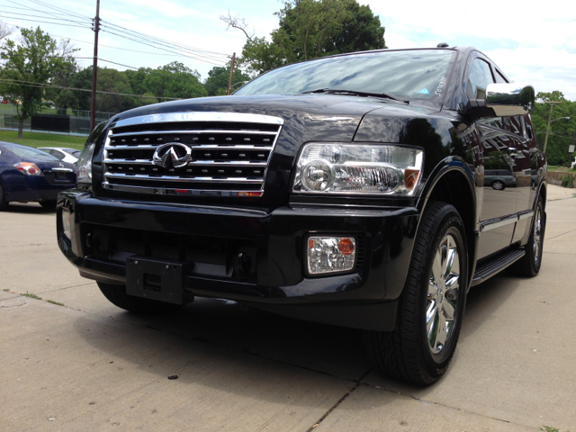 Infiniti QX56 2010 photo 1