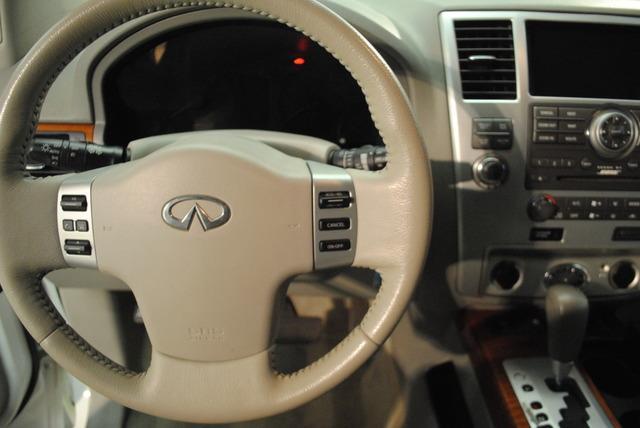 Infiniti QX56 2010 photo 18