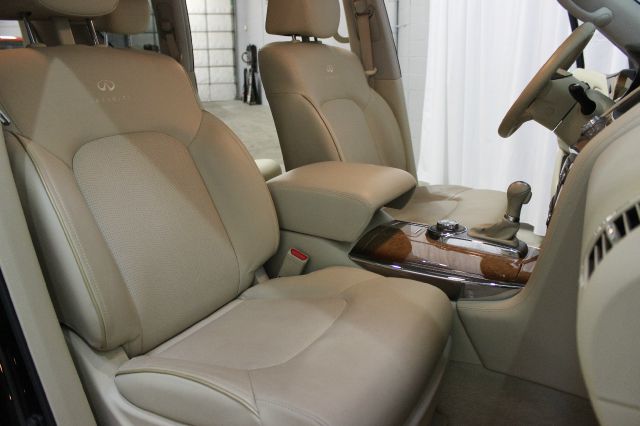 Infiniti QX56 2011 photo 21