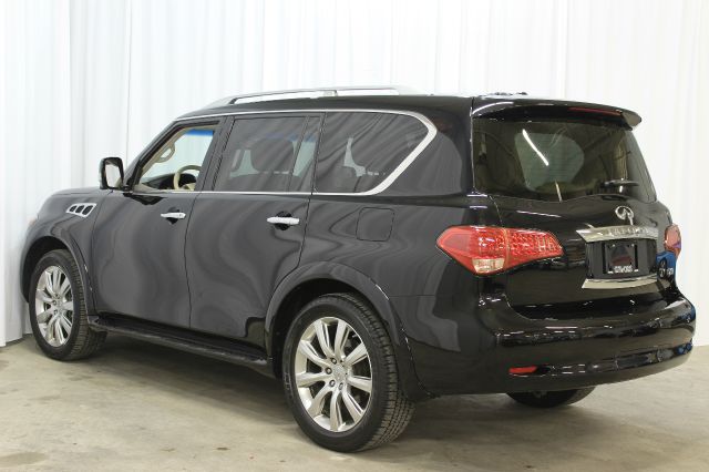 Infiniti QX56 2011 photo 3