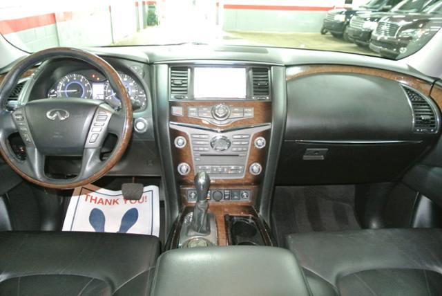 Infiniti QX56 2011 photo 10