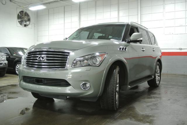 Infiniti QX56 2011 photo 16