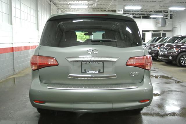 Infiniti QX56 2011 photo 19