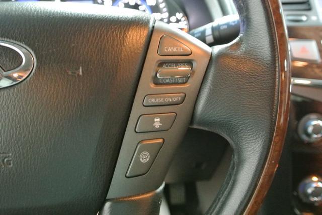 Infiniti QX56 2011 photo 26