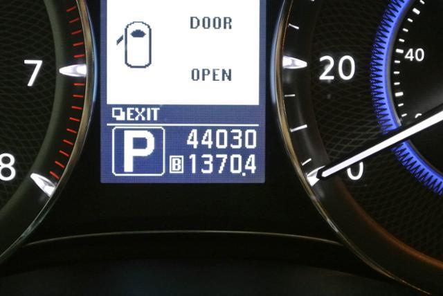 Infiniti QX56 2011 photo 1