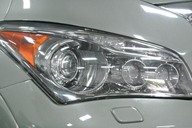 Infiniti QX56 2011 photo 25