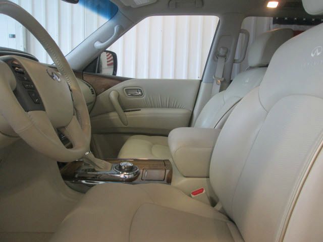 Infiniti QX56 2013 photo 4