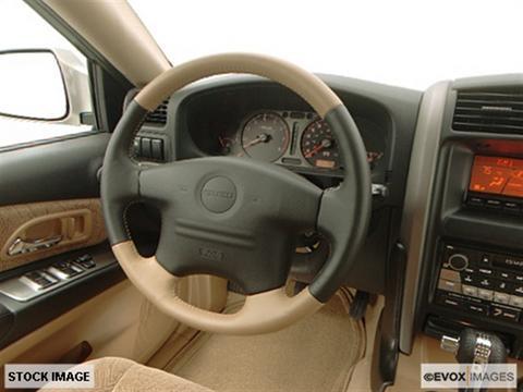 Isuzu Axiom 2003 photo 5