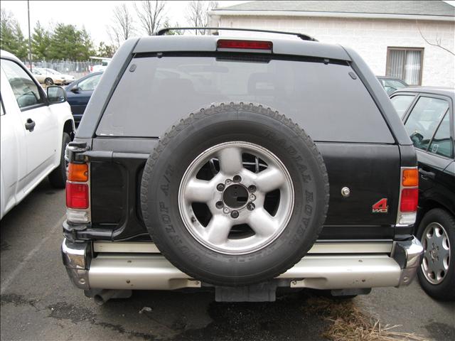 Isuzu Rodeo 1996 photo 2