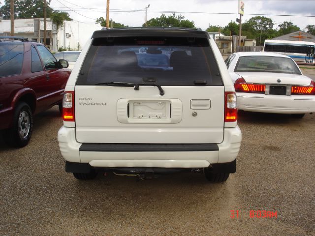 Isuzu Rodeo 2000 photo 2