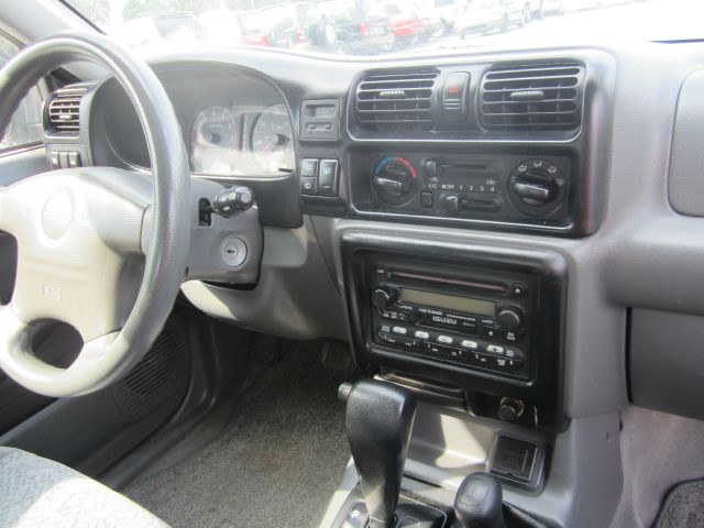 Isuzu Rodeo 2002 photo 2