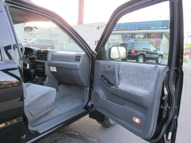 Isuzu Rodeo 2002 photo 11