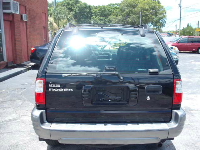 Isuzu Rodeo 2002 photo 1