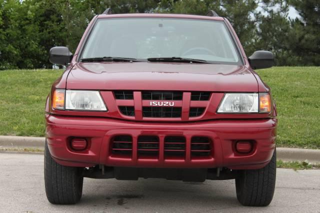 Isuzu Rodeo 2004 photo 1