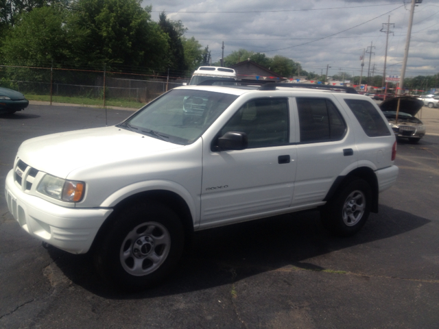 Isuzu Rodeo 2004 photo 1