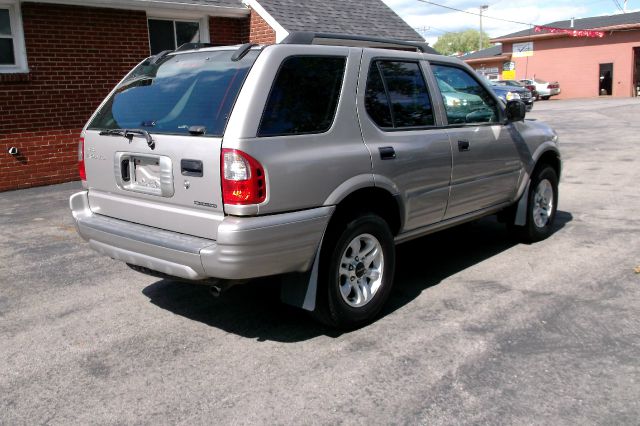 Isuzu Rodeo 2004 photo 1