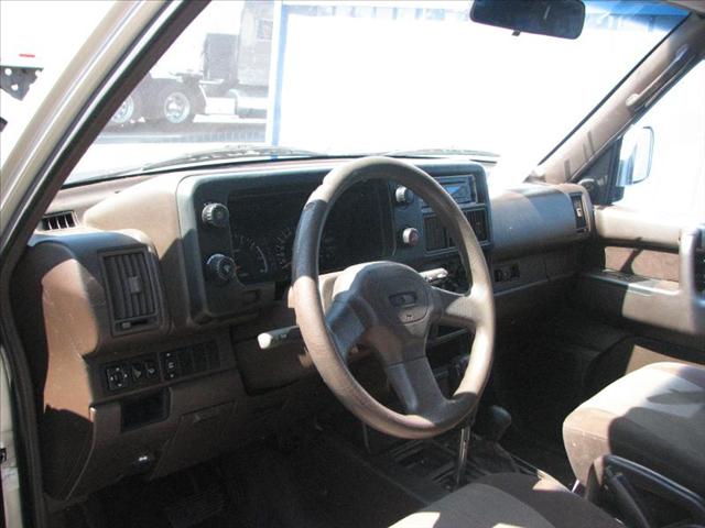 Isuzu Trooper 1994 photo 1