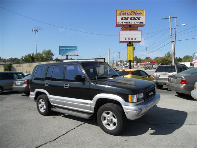 Isuzu Trooper LT Extended Minivan 4D Sport Utility