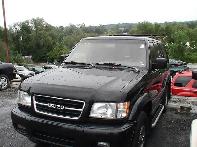 Isuzu Trooper XR Sport Utility