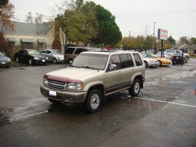 Isuzu Trooper 2001 photo 4