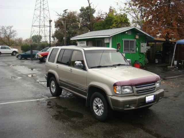 Isuzu Trooper 2001 photo 1