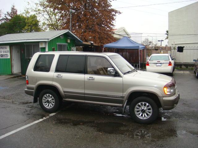 Isuzu Trooper 2001 photo 2