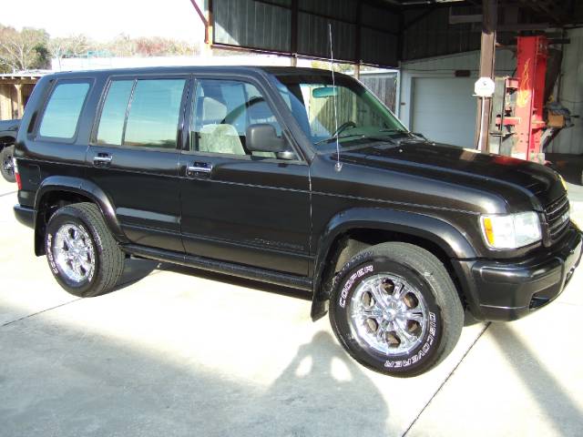 Isuzu Trooper 2001 photo 3