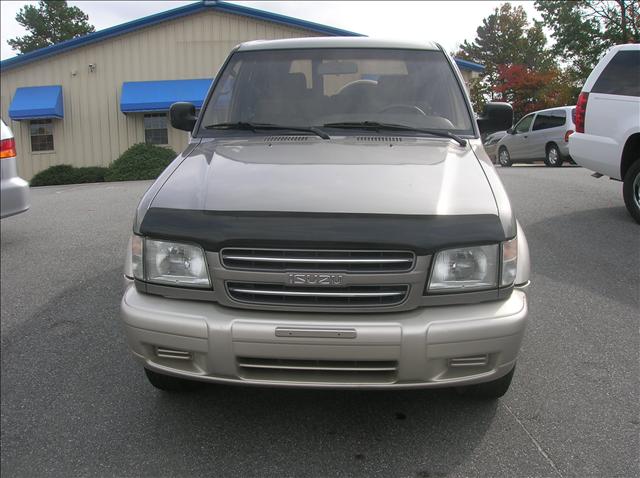 Isuzu Trooper 2001 photo 1